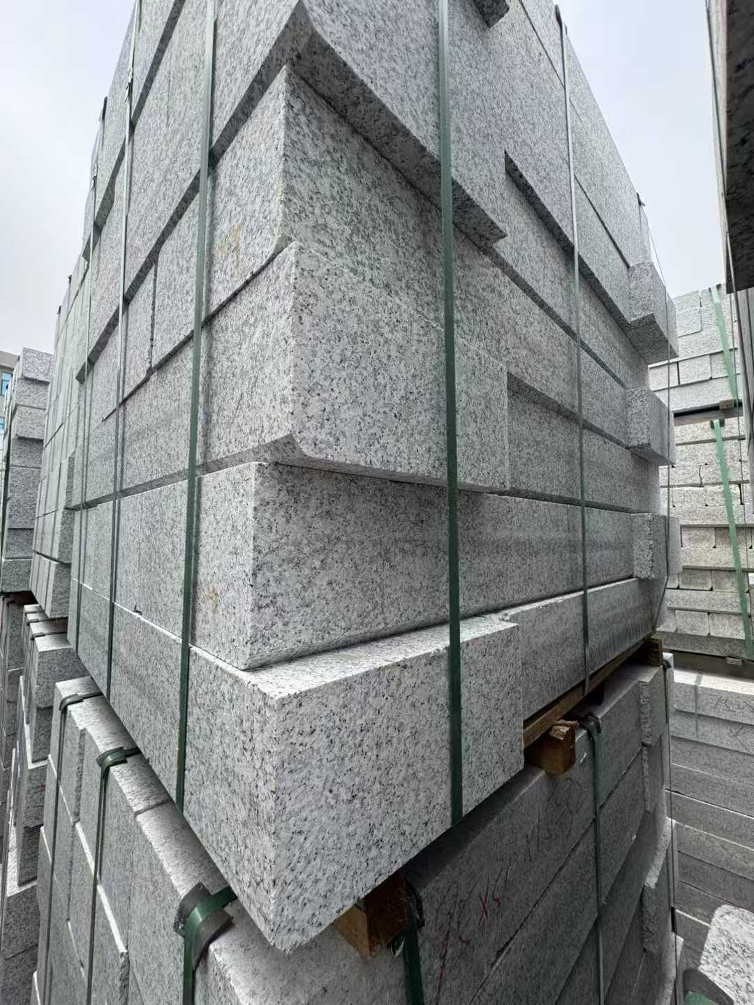 锦州芝麻白路牙石 马路牙子