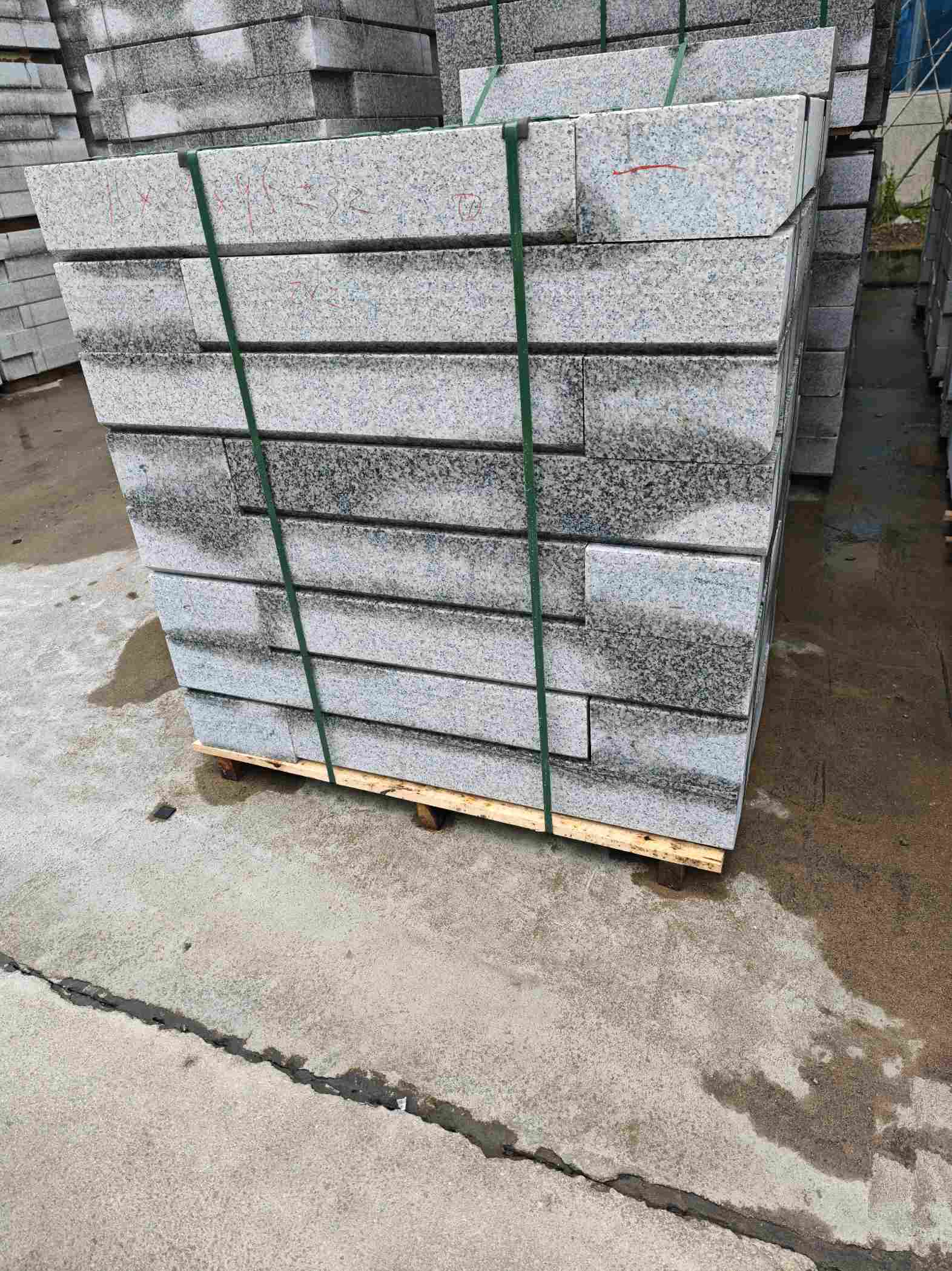 锦州芙蓉白路牙石，马路牙子